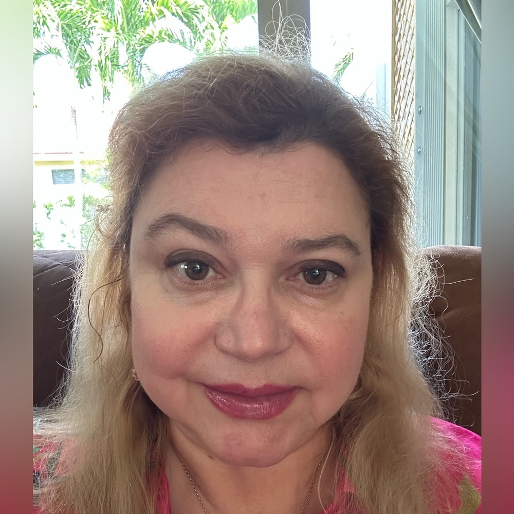 Meet your Posher, Iriana